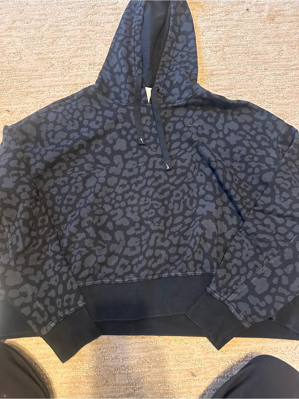 Nike Men's Black & Charcoal Leopard Print Crewneck Hoodie
